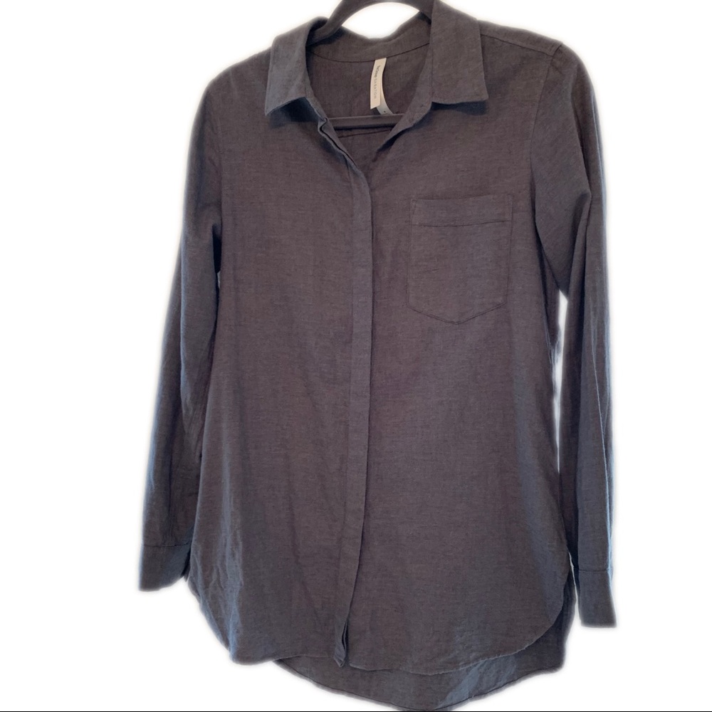 ARITZIA The Group by BABATON dark gray button up, women’s small